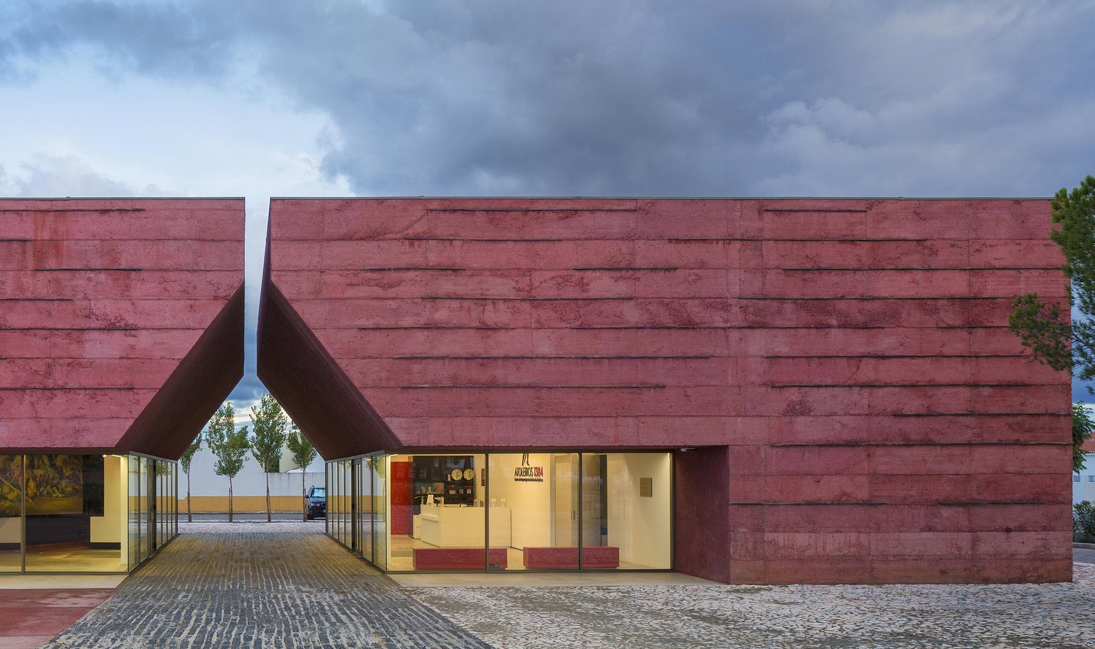 تایل بتنی رنگی